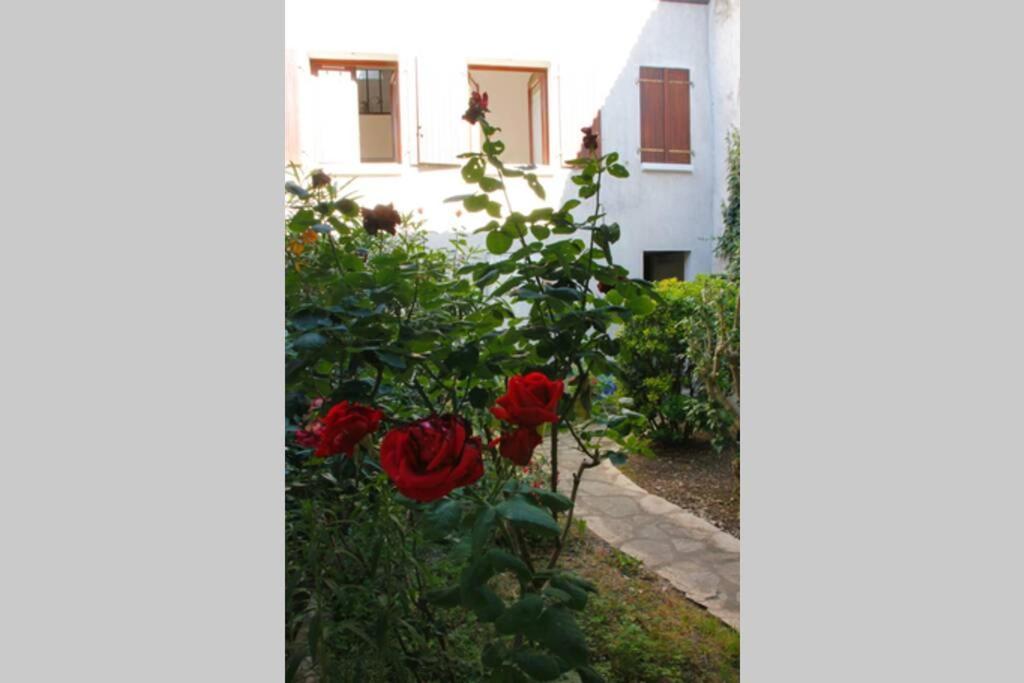 Superbe Duplex De 70M2 Avec 2 Chambres En Hyper Centre Au Calme Sur Cour Classe 3 Etoiles Avec Parking En Option Λα Ροσέλ Εξωτερικό φωτογραφία