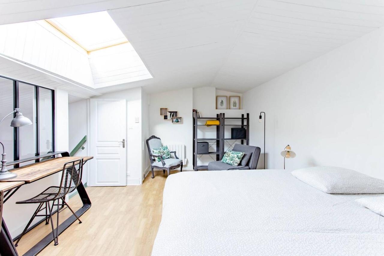 Superbe Duplex De 70M2 Avec 2 Chambres En Hyper Centre Au Calme Sur Cour Classe 3 Etoiles Avec Parking En Option Λα Ροσέλ Εξωτερικό φωτογραφία